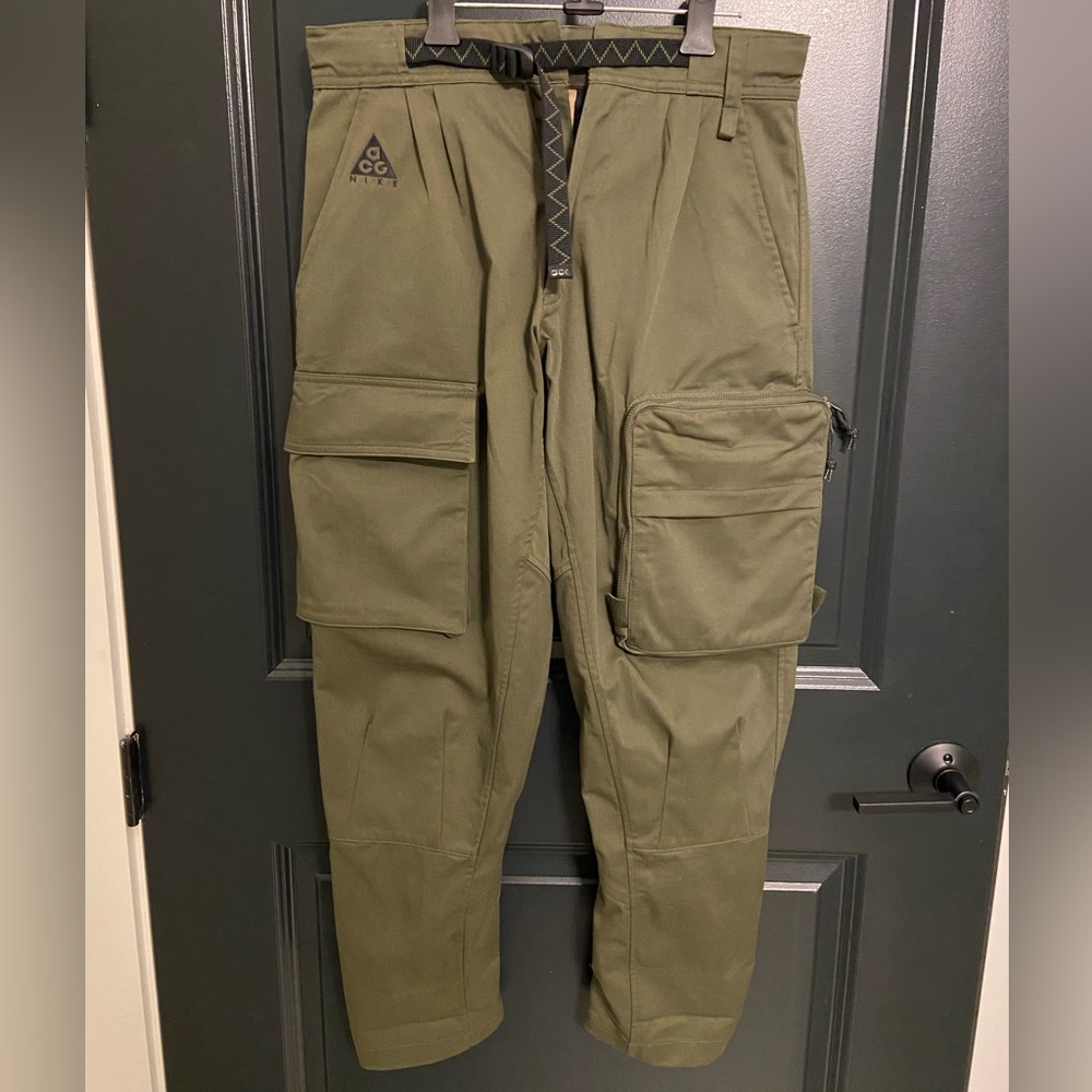 Nike ACG Woven Cargo Pants Green